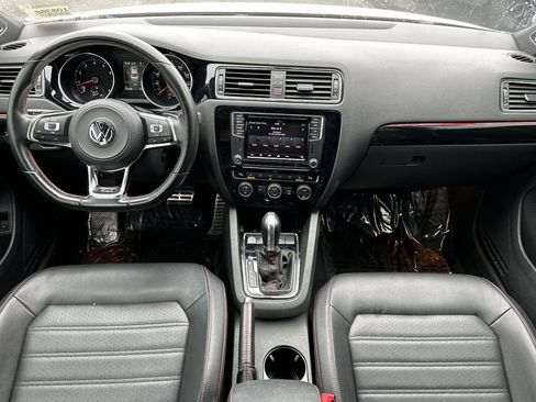 Used 2018 Volkswagen Jetta GLI FWD image 13