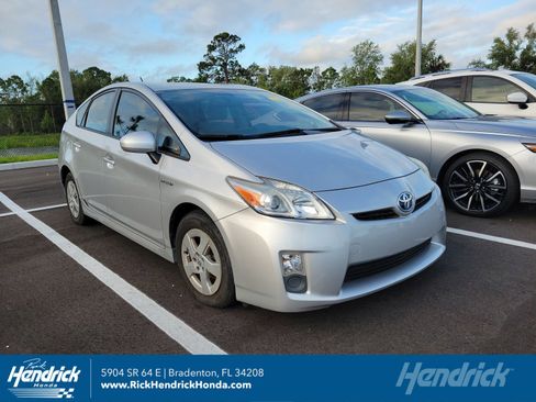 Used 2010 Toyota Prius Five image 1