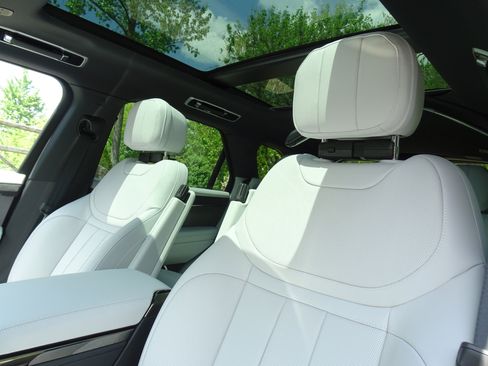 New 2026 Land Rover Range Rover Sport SE AWD/4WD image 16