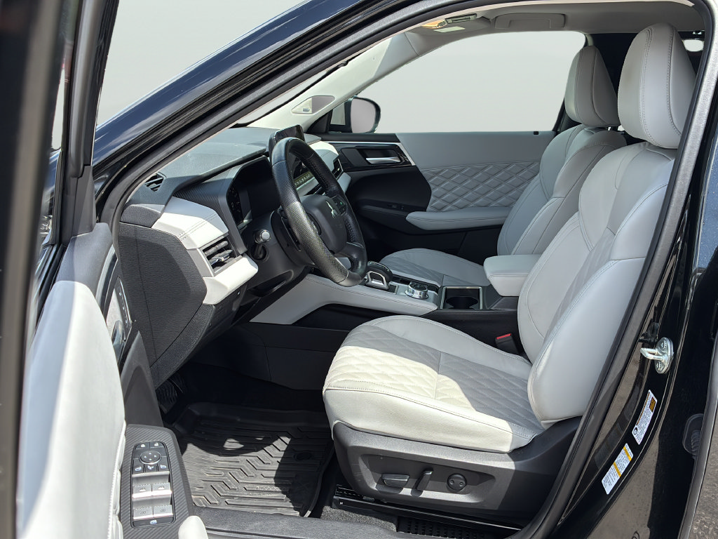 Used 2024 Mitsubishi Outlander SEL FWD image 13