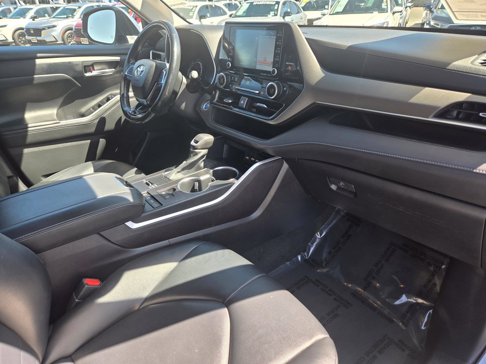 Used 2021 Toyota Highlander XLE AWD/4WD image 10