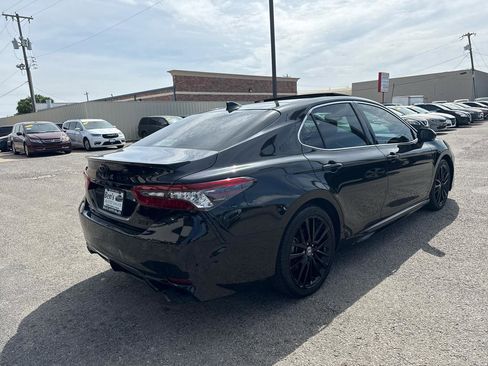 Used 2022 Toyota Camry XSE FWD image 6