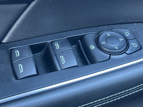 Used 2021 Buick Envision Essence FWD image 13
