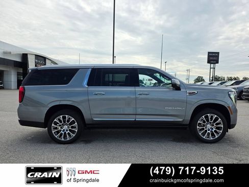 Used 2026 GMC Yukon XL Denali w/ Sun & Power Step Package AWD/4WD image 8
