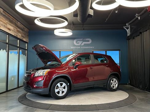 Used 2016 Chevrolet Trax LS AWD/4WD image 24