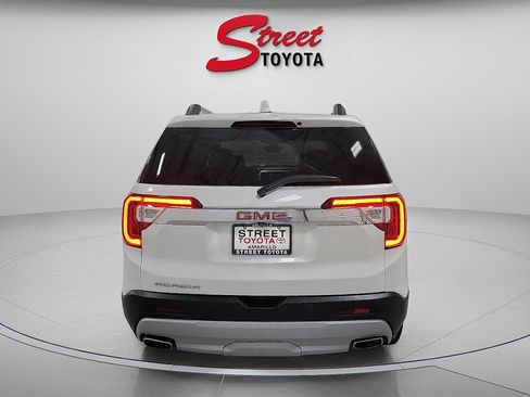 Used 2021 GMC Acadia SLT w/ Technology Package image 3
