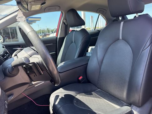 Used 2021 Toyota Camry XSE FWD image 14