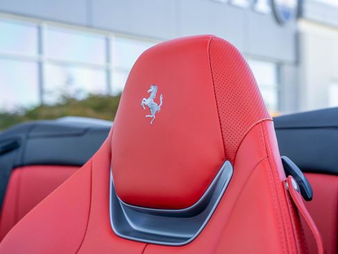 Certified 2019 Ferrari Portofino image 47