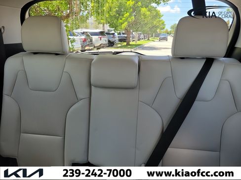 Certified 2024 Kia Telluride S w/ S Sunroof Package FWD image 13