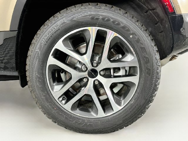 New 2026 Land Rover Defender 110 X-Dynamic SE AWD/4WD image 28