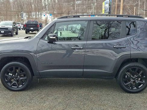 Certified 2022 Jeep Renegade Altitude w/ Convenience Group image 5