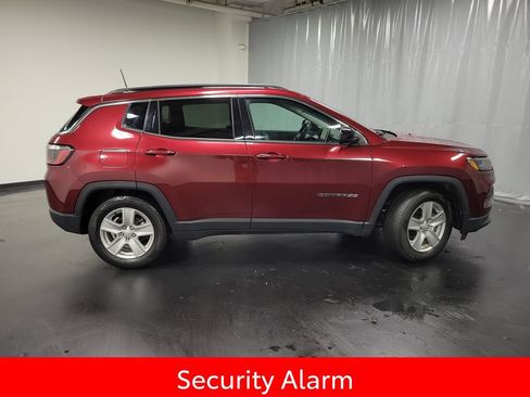 Used 2022 Jeep Compass Latitude w/ Convenience Group FWD image 9