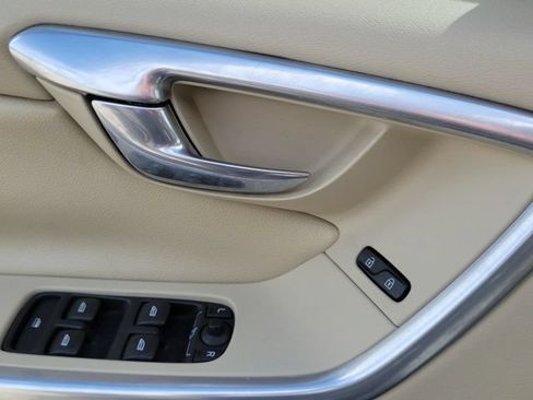 Used 2016 Volvo XC60 T5 Premier w/ Proximity Package FWD image 26