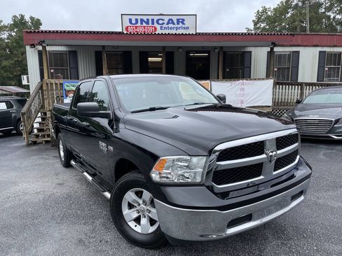 Used 2019 RAM 1500 Classic SLT image 1