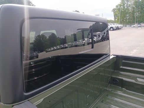 Used 2022 Jeep Gladiator Sport AWD/4WD image 7