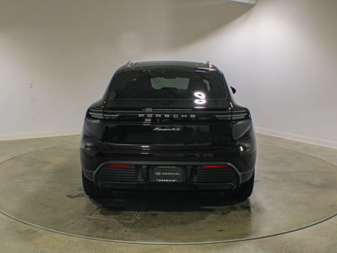 Used 2025 Porsche Macan 4S Electric AWD/4WD image 5