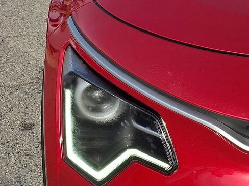 Certified 2023 Kia Niro LX image 11