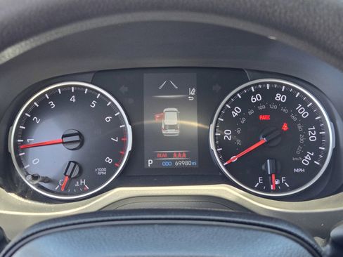 Used 2022 Toyota RAV4 LE FWD image 20