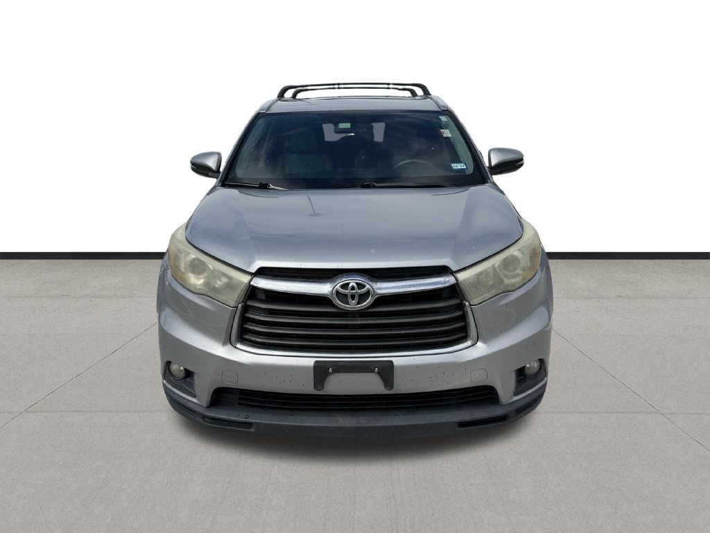 Used 2016 Toyota Highlander XLE FWD image 2