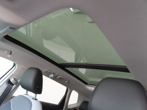 New 2026 Volkswagen Taos SE FWD image 19