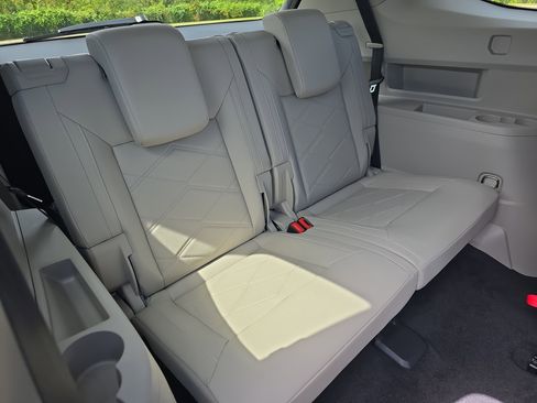 New 2026 Volkswagen Atlas SE image 12