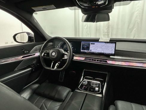 Used 2023 BMW 760i xDrive AWD/4WD image 10