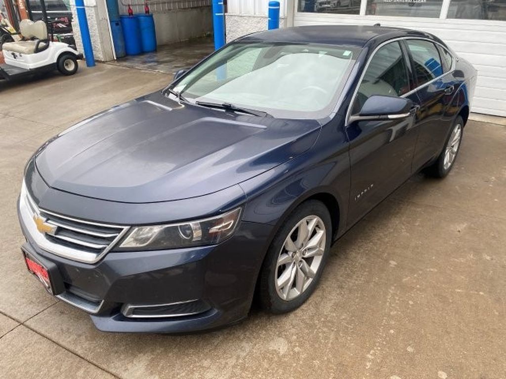 Used 2017 Chevrolet Impala LT FWD image 1