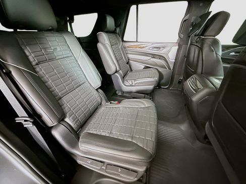 Used 2021 Cadillac Escalade Premium Luxury Platinum image 30