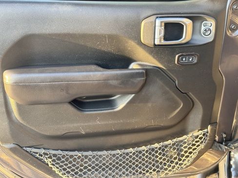 Used 2019 Jeep Wrangler Unlimited Rubicon w/ Cold Weather Group image 20