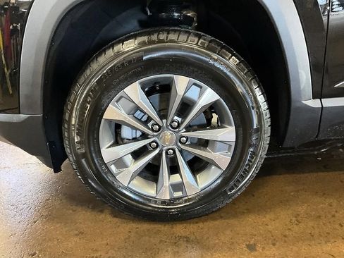 New 2026 Chevrolet Equinox LT w/ Convenience Package II AWD/4WD image 28