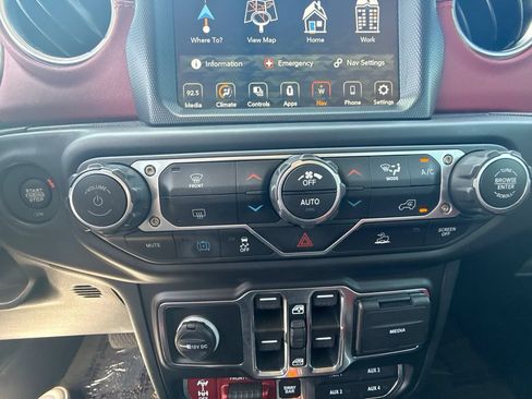 Used 2023 Jeep Wrangler Unlimited Rubicon 4xe AWD/4WD image 25