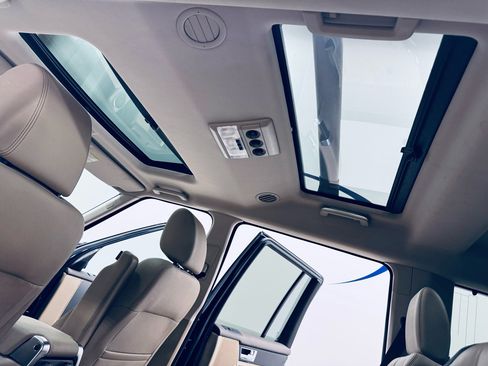 Used 2016 Land Rover LR4 HSE image 38