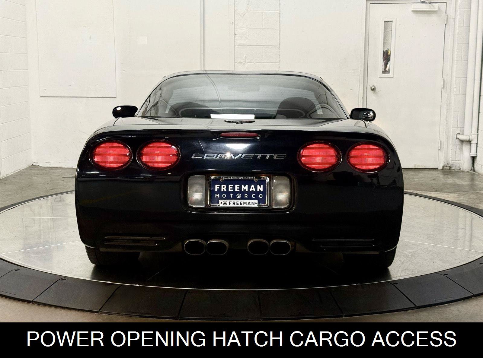 Used 2004 Chevrolet Corvette Coupe RWD image 6