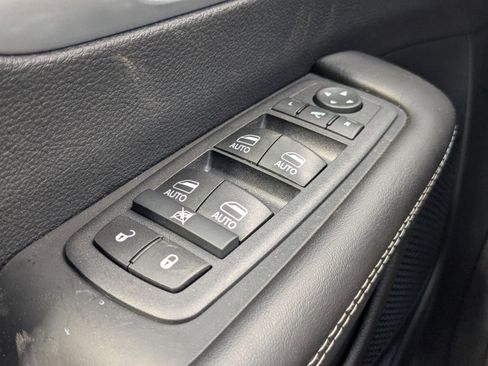 New 2026 Chrysler Pacifica Limited image 23