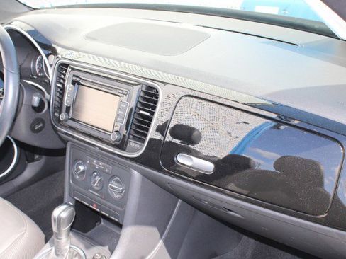 Used 2014 Volkswagen Beetle 2.5 image 27