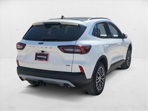 New 2025 Ford Escape SE w/ PHEV Premium Package image 2