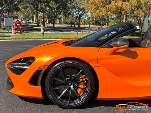 Used 2022 McLaren 720S Spider image 41