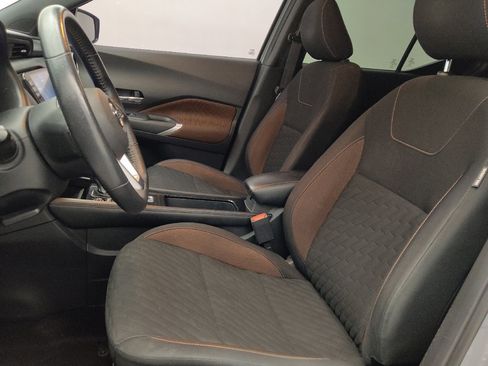 Used 2021 Nissan Kicks SR w/ Interior Electronics Package FWD image 17