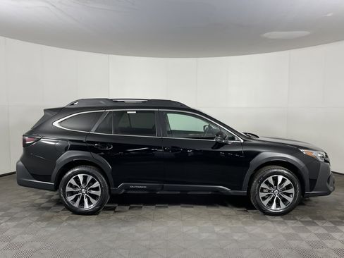 Used 2023 Subaru Outback Limited image 5