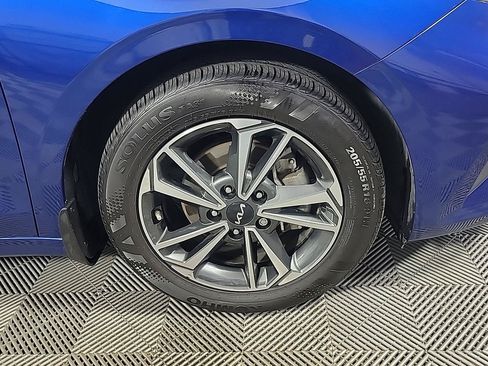 Used 2023 Kia Forte LXS FWD image 3