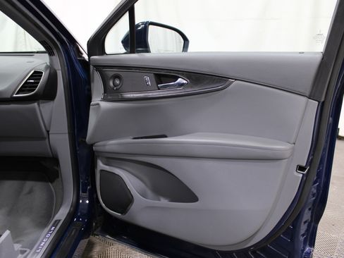 Used 2019 Lincoln Nautilus Reserve w/ Driver Assistance Package image 29