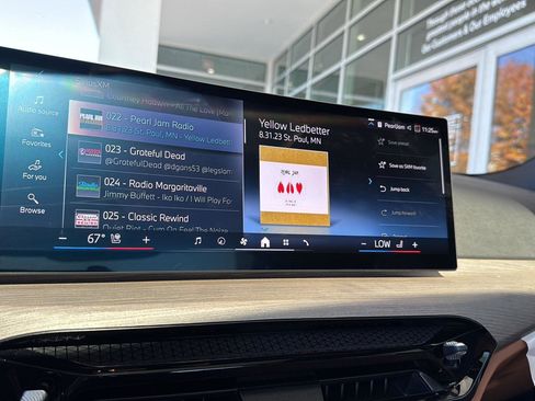 Certified 2025 BMW 330i Sedan w/ Premium Package image 22