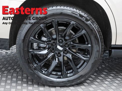 Used 2024 Cadillac Escalade Sport Platinum w/ LPO, ONYX Package image 34