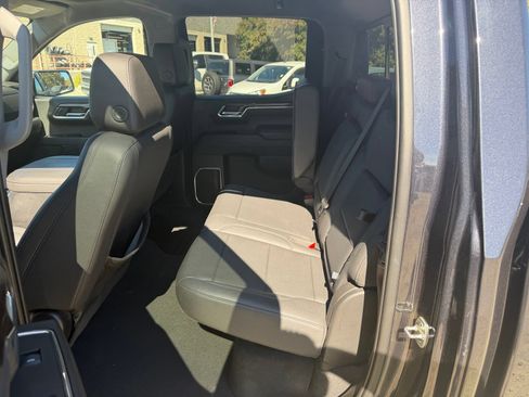 Used 2023 Chevrolet Silverado 1500 LT w/ Z71 Off-Road Package AWD/4WD image 12