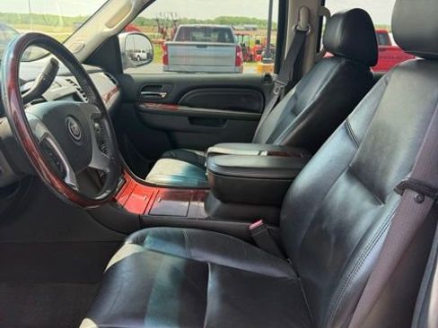 Used 2010 Cadillac Escalade ESV Premium AWD/4WD image 9