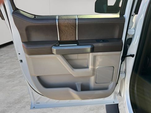 Used 2020 Ford F150 Limited w/ Trailer Tow Package image 17