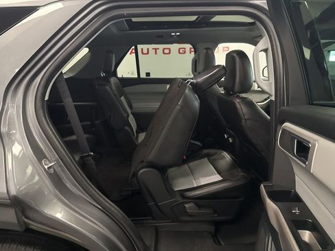 Used 2022 Ford Explorer XLT w/ Equipment Group 202A image 36