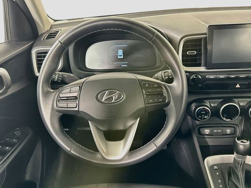 Used 2025 Hyundai Venue SEL FWD image 18