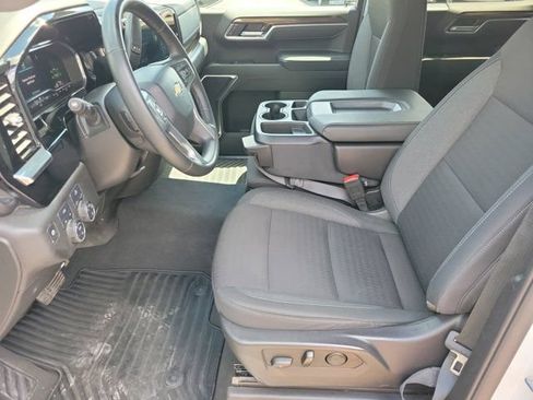 Used 2025 Chevrolet Silverado 1500 LT AWD/4WD image 4
