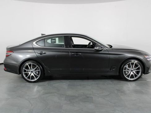 Used 2025 Genesis G70 2.5T RWD image 13